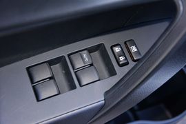 2016款丰田雷凌双擎1.8H