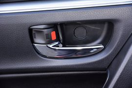 2016款丰田雷凌双擎1.8H