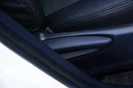 2016款丰田雷凌双擎1.8H