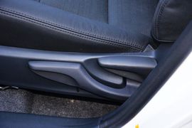 2016款丰田雷凌双擎1.8H