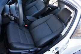 2016款丰田雷凌双擎1.8H