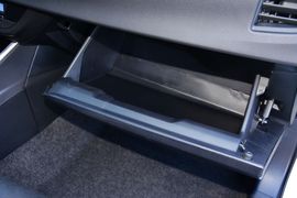 2016款丰田雷凌双擎1.8H