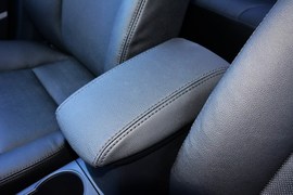 2016款丰田雷凌双擎1.8H