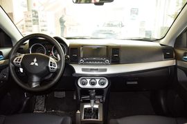 2015款三菱翼神2.0L