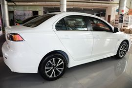 2015款三菱翼神2.0L