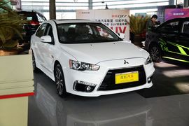 2015款三菱翼神2.0L