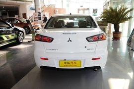 2015款三菱翼神2.0L