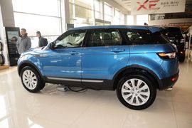 2015款路虎揽胜极光2.0T五门致享版