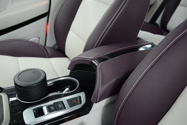 2016款众泰SR7六款内饰风格实拍