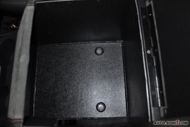 2010款路虎卫士火版到店实拍