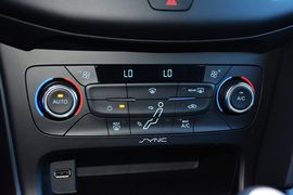 2015款福特福克斯ST