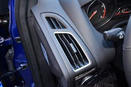 2015款福特福克斯ST