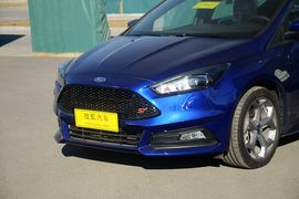 2015款福特福克斯ST