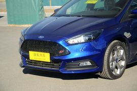 2015款福特福克斯ST