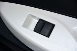 2016款丰田威驰1.5L自动智臻星耀版