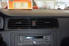 2015款大众桑塔纳-尚纳180自动风尚版