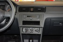 2015款大众桑塔纳-尚纳180自动风尚版