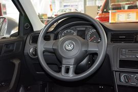 2015款大众桑塔纳-尚纳180自动风尚版