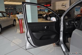 2010款日产骊威1.6L自动劲锐版