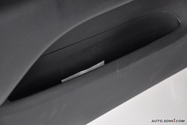 2010款日产骊威1.6L自动劲锐版