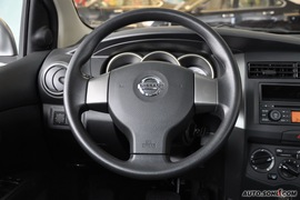 2010款日产骊威1.6L自动劲锐版