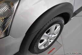 2010款日产骊威1.6L自动劲锐版