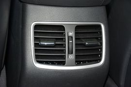2015款现代全新途胜2.0L自动两驱智能型