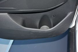2015款现代全新途胜2.0L自动两驱智能型