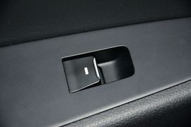2015款现代全新途胜2.0L自动两驱智能型