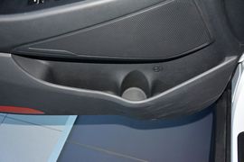 2015款现代全新途胜2.0L自动两驱智能型