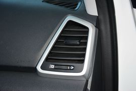 2015款现代全新途胜2.0L自动两驱智能型