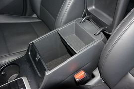 2015款现代全新途胜2.0L自动两驱智能型