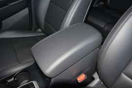 2015款现代全新途胜2.0L自动两驱智能型