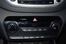 2015款现代全新途胜2.0L自动两驱智能型