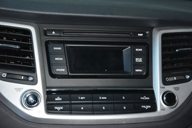 2015款现代全新途胜2.0L自动两驱智能型