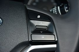 2015款现代全新途胜2.0L自动两驱智能型