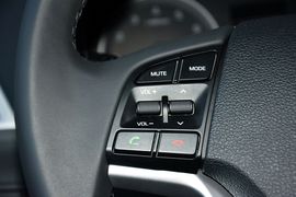 2015款现代全新途胜2.0L自动两驱智能型