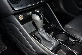 2015款现代全新途胜2.0L自动两驱智能型