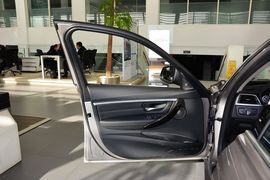 2016款宝马320Li豪华设计套装