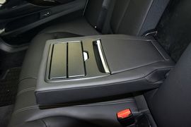 2016款宝马320Li豪华设计套装