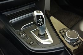 2016款宝马320Li豪华设计套装