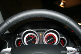 2010款马自达睿翼轿跑车