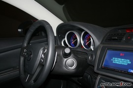 2010款马自达睿翼轿跑车
