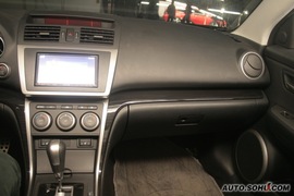 2010款马自达睿翼轿跑车