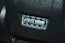 2015款福特福克斯两厢1.0L