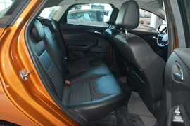 2015款福特福克斯两厢1.0L