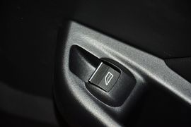 2015款福特福克斯两厢1.0L
