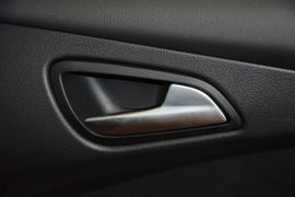 2015款福特福克斯两厢1.0L