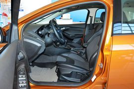 2015款福特福克斯两厢1.0L