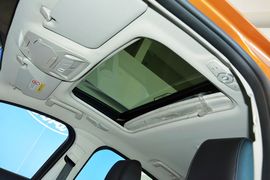 2015款福特福克斯两厢1.0L